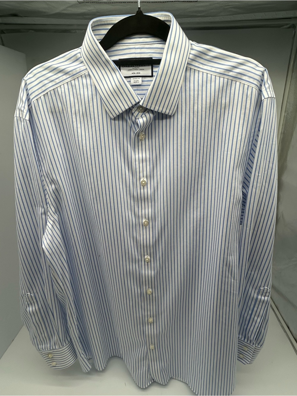 Charles Tyrwhitt Classic White Dress Shirt with Blue Pinstripes size 17/35